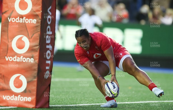 180926 Wales v South Africa, Vodafone Wales WXV Series - Sisilia Tuipulotu of Wales races in to score try