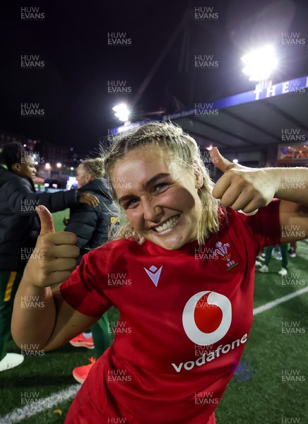 180926 Wales v South Africa, Vodafone Wales WXV Series - Alex Callender of Wales celebrate at the end of the match