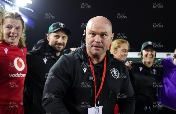 180926 Wales v South Africa, Vodafone Wales WXV Series - Sean Lynn, Wales head coach at the end of the match with 