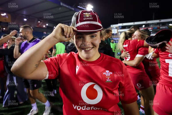 180926 Wales v South Africa, Vodafone Wales WXV Series - Shanelle Williams of Wales at the end of the match