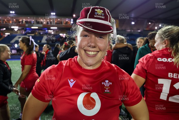 180926 Wales v South Africa, Vodafone Wales WXV Series - Elan Jones of Wales at the end of the match