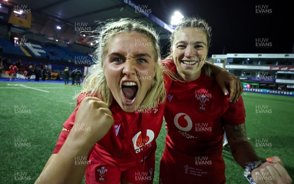 180926 Wales v South Africa, Vodafone Wales WXV Series - Alex Callender of Wales celebrate at the end of the match