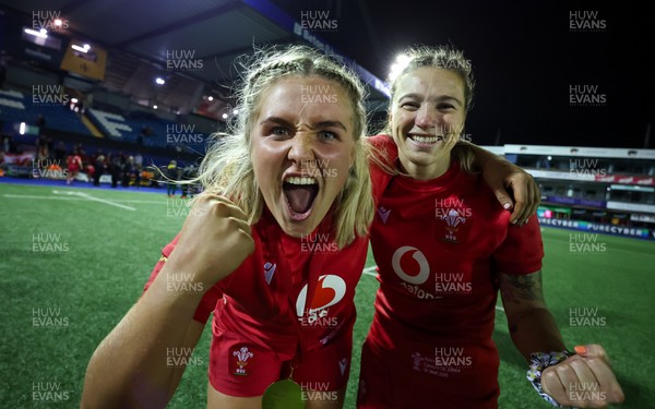 180926 Wales v South Africa, Vodafone Wales WXV Series - Alex Callender of Wales celebrate at the end of the match