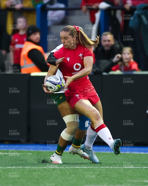 190926 Wales v South Africa, Vodafone Wales WXV Series - Lisa Neumann of Wales is held
