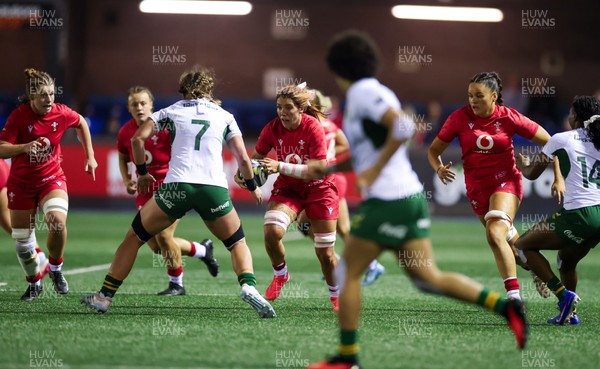 190926 Wales v South Africa, Vodafone Wales WXV Series - Georgia Evans of Wales charges forward 