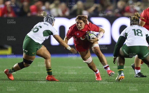 190926 Wales v South Africa, Vodafone Wales WXV Series - Georgia Evans of Wales charges forward