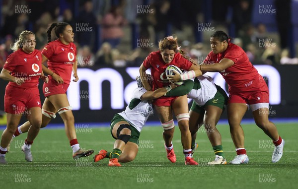 190926 Wales v South Africa, Vodafone Wales WXV Series - Georgia Evans of Wales charges forward
