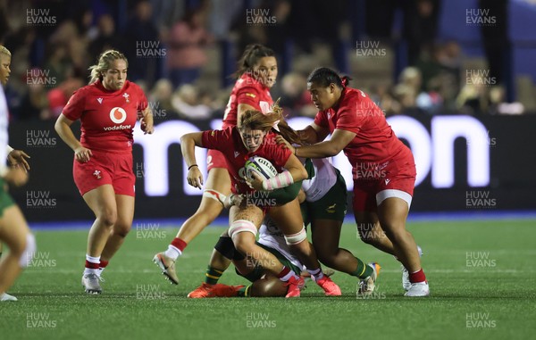 190926 Wales v South Africa, Vodafone Wales WXV Series - Georgia Evans of Wales charges forward