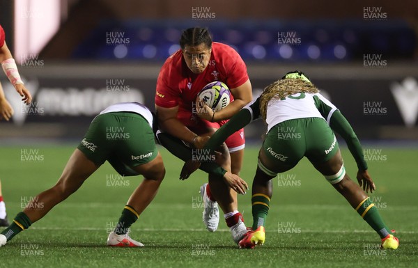 190926 Wales v South Africa, Vodafone Wales WXV Series - Sisilia Tuipulotu of Wales charges for the line
