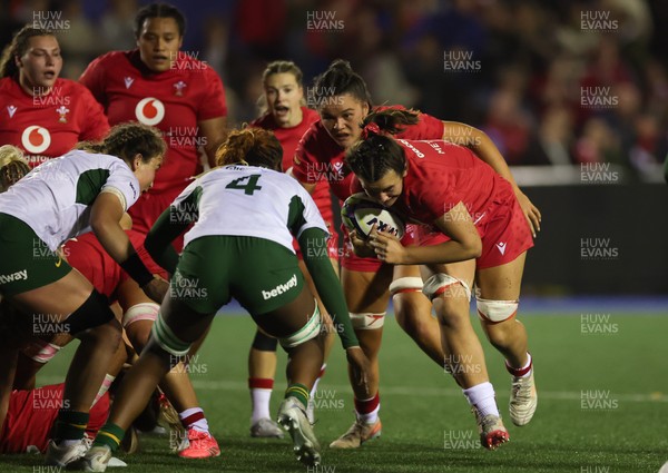 190926 Wales v South Africa, Vodafone Wales WXV Series - Branwen Metcalfe of Wales, with Jorja Aiono of Wales in support takes on Vainah Ubisi of South Africa