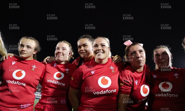 190926 Wales v South Africa, Vodafone Wales WXV Series - Shanelle Williams of Wales, Elan Jones of Wales, Jorja Aiono of Wales, Kelsey Jones of Wales, Georgia Evans of Wales and Gwenllian Pyrs of Wales at the end of the match