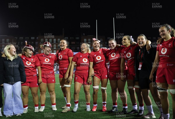 190926 Wales v South Africa, Vodafone Wales WXV Series - Wales players at the end of the match