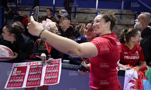 190926 Wales v South Africa, Vodafone Wales WXV Series - Gwen Crabb has a selfie with fans at the end of the match