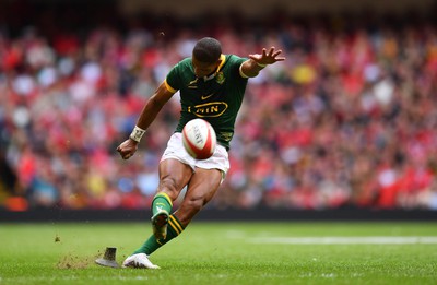 190823 - Wales v South Africa - Vodaphone Summer Series - Manie Libbok of South Africa kicks at goal