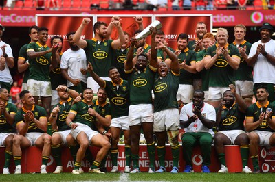 190823 - Wales v South Africa - Vodaphone Summer Series - Siya Kolisi and Bongi Mbonambi of South Africa celebrate with the Prince William Cup