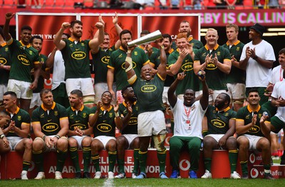 190823 - Wales v South Africa - Vodaphone Summer Series - Bongi Mbonambi of South Africa celebrate with the Prince William Cup