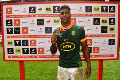 190823 - Wales v South Africa - Vodaphone Summer Series - Canan Moodie of South Africa with his player of the match award