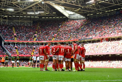 190823 - Wales v South Africa - Vodaphone Summer Series - Wales huddle