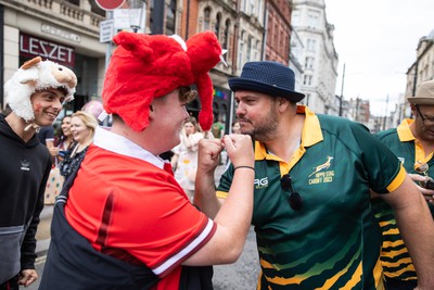 190823 - Wales v South Africa - Vodafone Summer Series - Fans outside the stadium waiting for the team to arrive