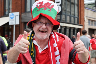 190823 - Wales v South Africa, Summer Nations Series 2023 - Wales fans gather in Westgate Street ahead of the match