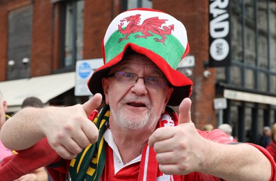 190823 - Wales v South Africa, Summer Nations Series 2023 - Wales fans gather in Westgate Street ahead of the match