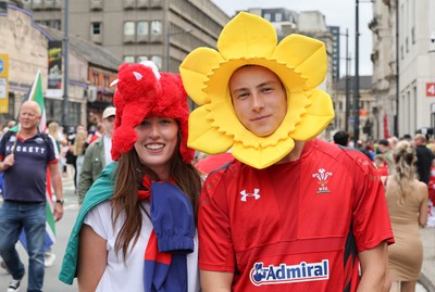 190823 - Wales v South Africa, Summer Nations Series 2023 - Wales fans gather in Westgate Street ahead of the match