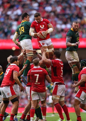 190823 - Wales v South Africa, Summer Nations Series 2023 - Taine Basham of Wales wins the line out