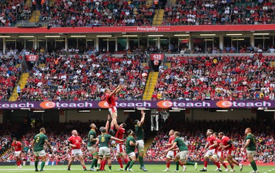 190823 - Wales v South Africa, Summer Nations Series 2023 - Wales and South Africa contest a line out during the first half