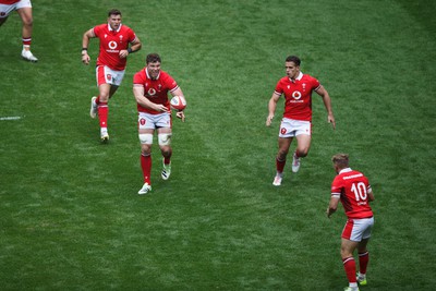 190823 - Wales v South Africa - Summer Series - Will Rowlands of Wales passes the ball