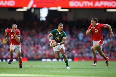 190823 - Wales v South Africa - Summer Series - Manie Libbok of South Africa on the attack