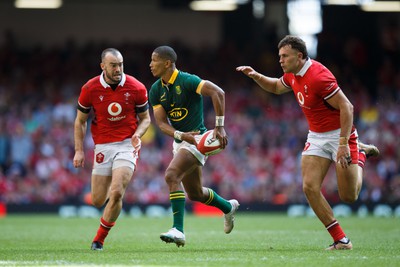 190823 - Wales v South Africa - Summer Series - Manie Libbok of South Africa passes the ball