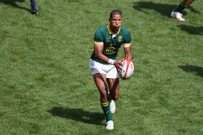 190823 - Wales v South Africa - Summer Series - Manie Libbok of South Africa passes the ball