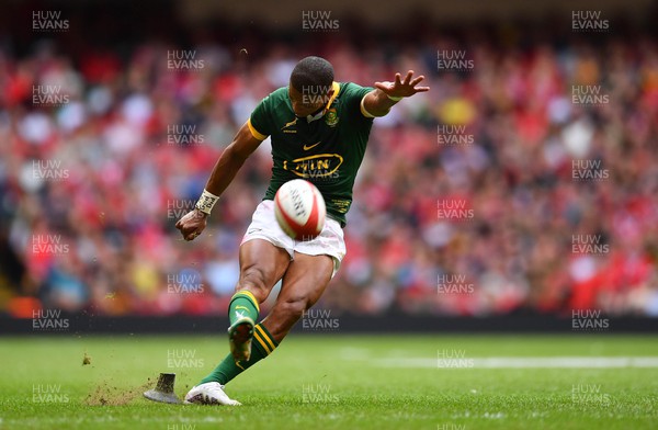 190823 - Wales v South Africa - Vodaphone Summer Series - Manie Libbok of South Africa kicks at goal