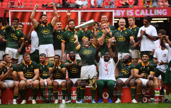 190823 - Wales v South Africa - Vodaphone Summer Series - Bongi Mbonambi of South Africa celebrate with the Prince William Cup