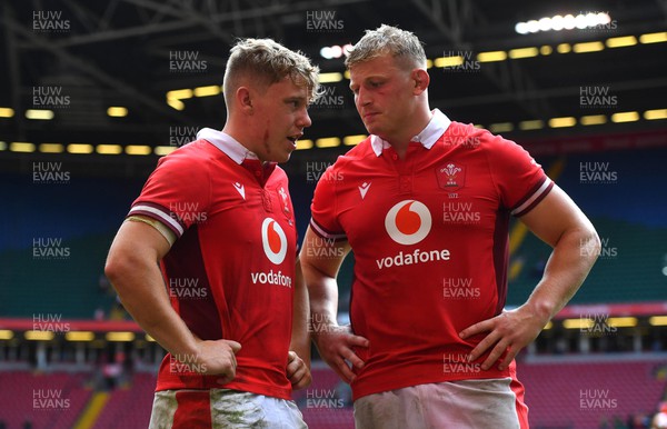 190823 - Wales v South Africa - Vodaphone Summer Series - Sam Costelow and Jac Morgan of Wales at the end of the game