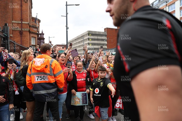 190823 - Wales v South Africa - Vodafone Summer Series - Fans watch as the Wales team walk into the stadium