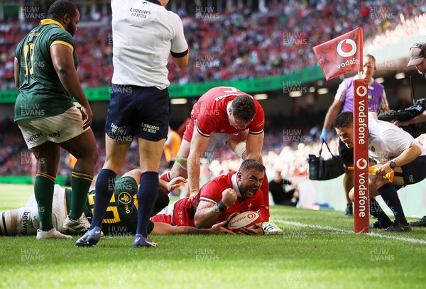 190823 - Wales v South Africa - Vodafone Summer Series - Sam Parry of Wales scores a try