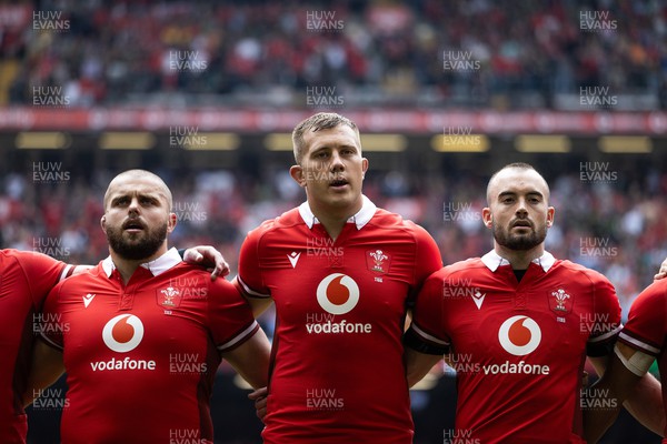 190823 - Wales v South Africa - Vodafone Summer Series - Nicky Smith, Ben Carter and Cai Evans of Wales sing the anthem