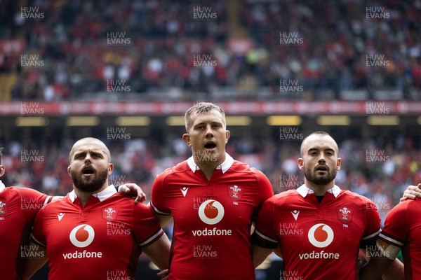 190823 - Wales v South Africa - Vodafone Summer Series - Nicky Smith, Ben Carter and Cai Evans of Wales sing the anthem