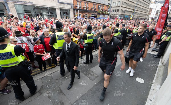 190823 - Wales v South Africa, Summer Nations Series 2023 - Wales players makes their way from the Parkgate Hotel to the Principality Stadium