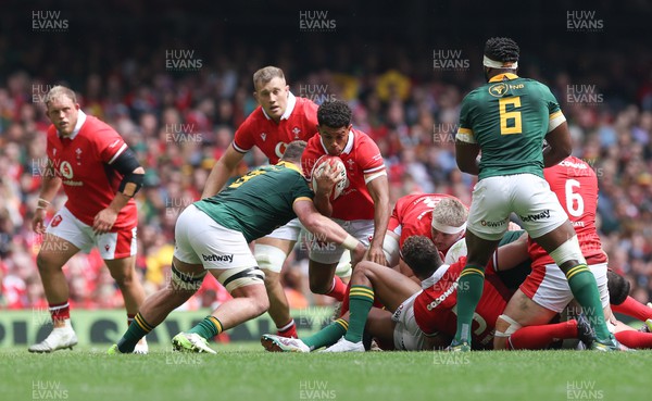 190823 - Wales v South Africa, Summer Nations Series 2023 - Rio Dyer of Wales is tackled by Jasper Wiese of South Africa