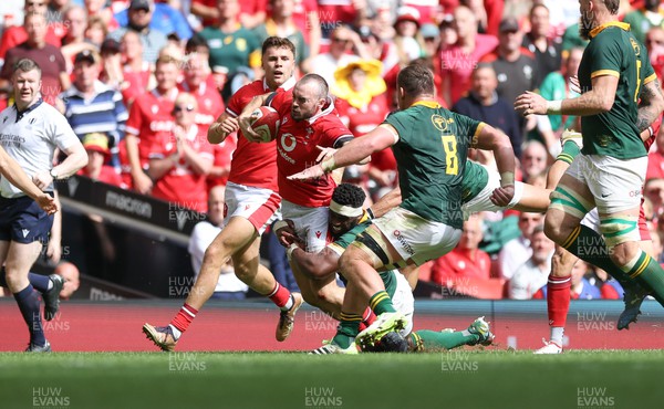 190823 - Wales v South Africa, Summer Nations Series 2023 - Cai Evans of Wales races away