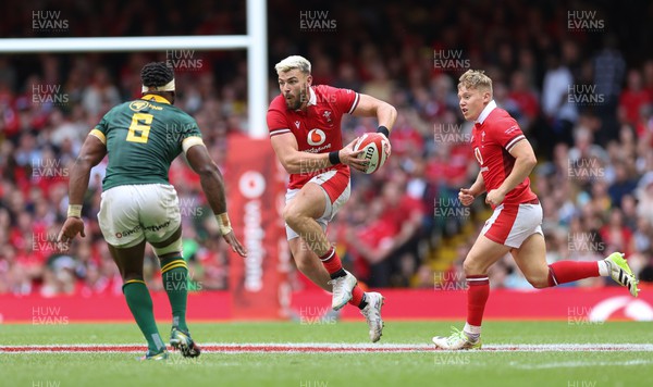 190823 - Wales v South Africa, Summer Nations Series 2023 - Johnny Williams of Wales takes on Siya Kolisi of South Africa