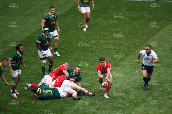 190823 - Wales v South Africa - Summer Series - Kieran Hardy of Wales passes the ball