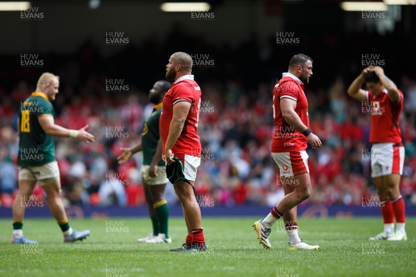 190823 - Wales v South Africa - Summer Series - Wales players look dejected at the end of the match