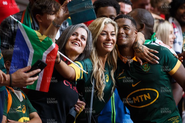 190823 - Wales v South Africa - Summer Series - Grant Williams of South Africa with fans at the end of the match