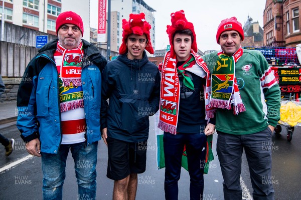 241118 - Wales v South Africa, Under Armour Series -  Wales and South Africa fans ahead of the match 