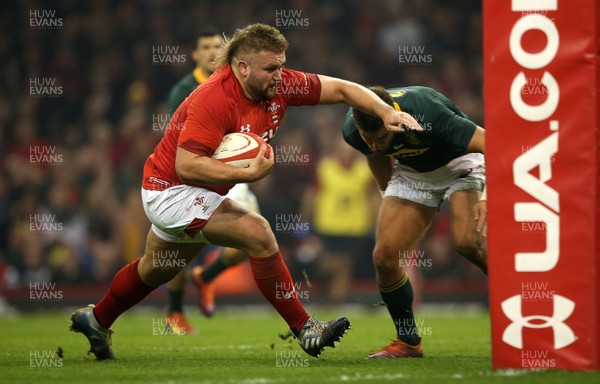 241118 - Wales v South Africa - Under Armour Series - Tomas Francis of Wales goes over to score a try