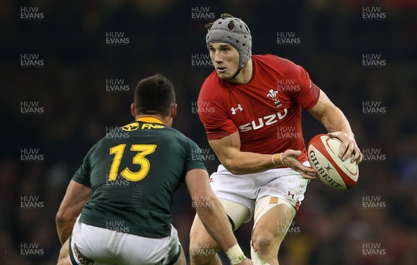 241118 - Wales v South Africa - Under Armour Series - Jonathan Davies of Wales is tackled by Jesse Kriel of South Africa
