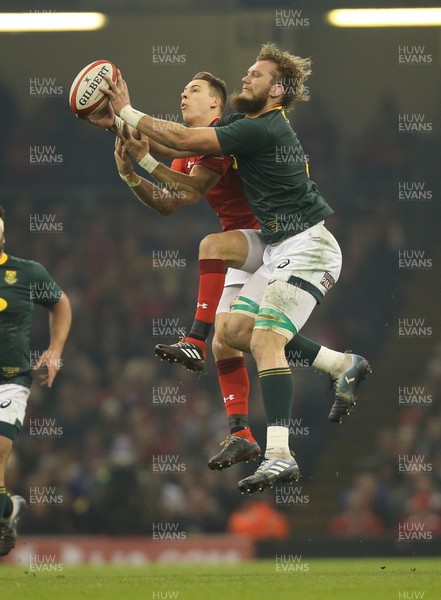 241118 - Wales v South Africa, Under Armour Series 2018 - Liam Williams of Wales and RG Snyman of South Africa compete for the ball